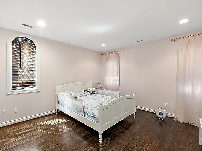 699 Abbey Rd — Photo 16
