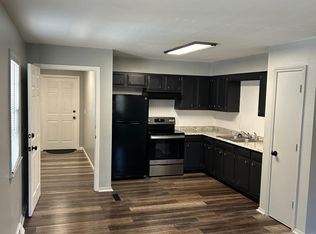 407 S 9th St #B, Louisburg, KS 66053