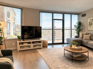 2535 N Clark St #809, Chicago, IL 60614