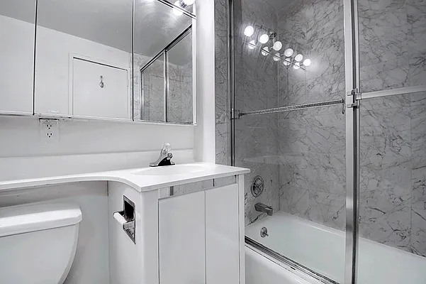 Rented by Urbane Brokerage | media 11