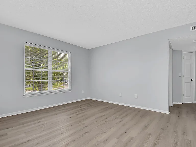 Fountain Place Apartments — Photo 17