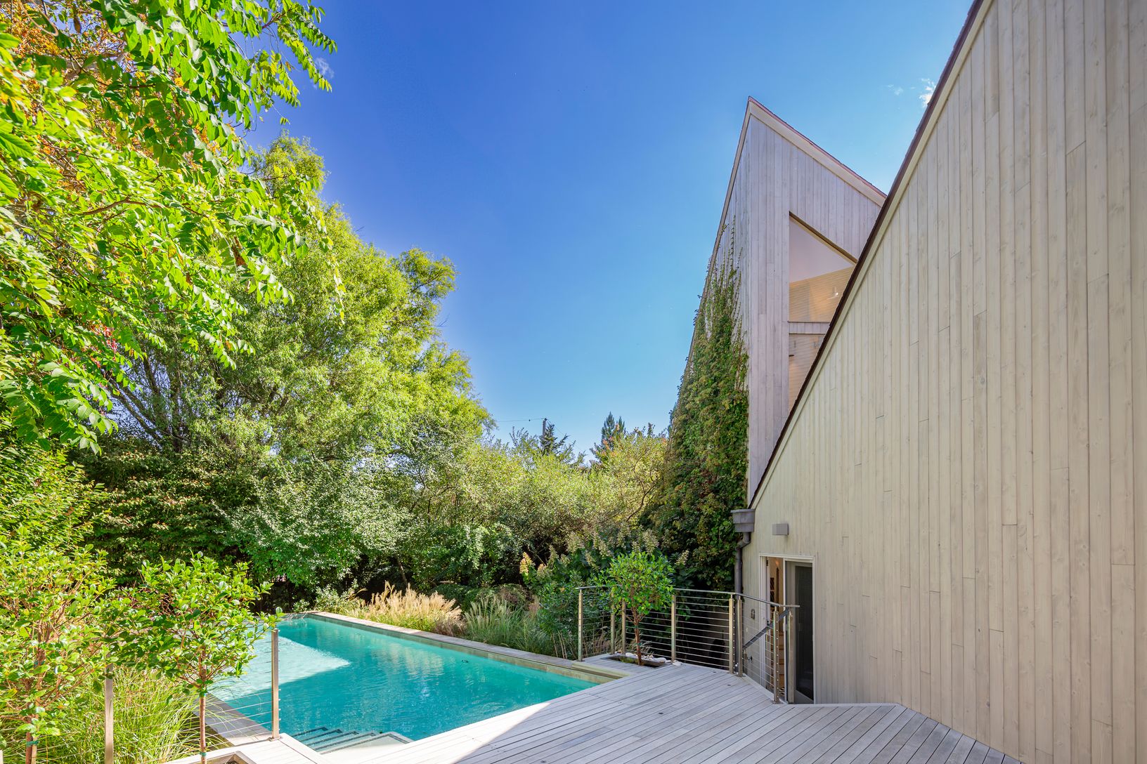  Outdoor Deck and Pool