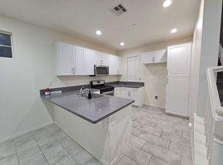 6046 Snapdragon St, Corona, CA 92880