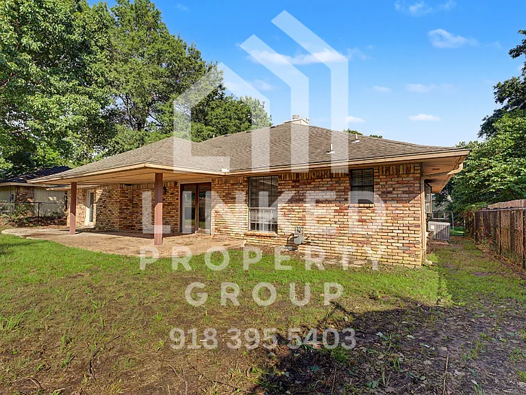 8120 S Louisville Ave — Photo 4