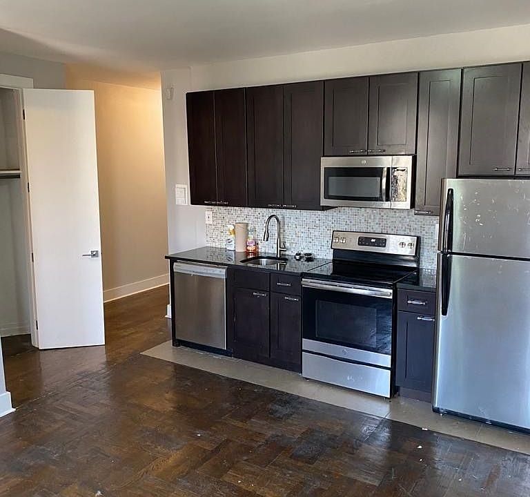 1st image of 31 E 21st St #F2