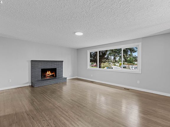 4th image of 3811 NE 61st Ave