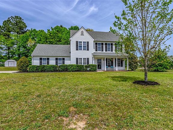 3rd image of 102 Lichen Dr