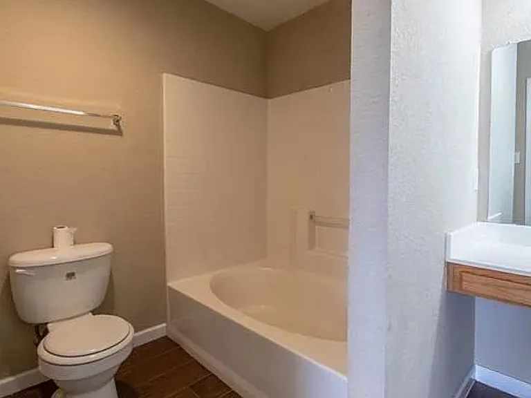 816 W Colony Dr — Photo 12