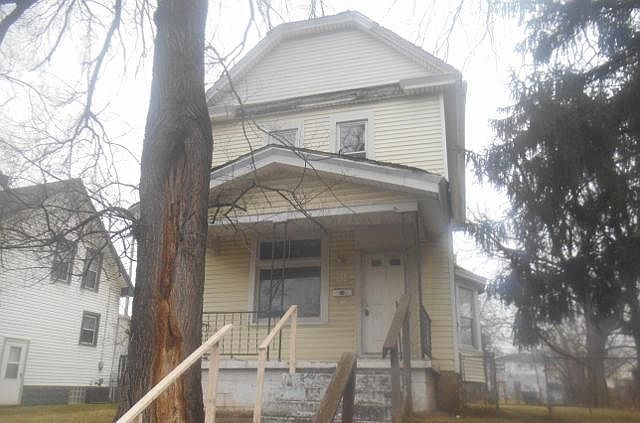 1st image of 924 E Chittenden Ave