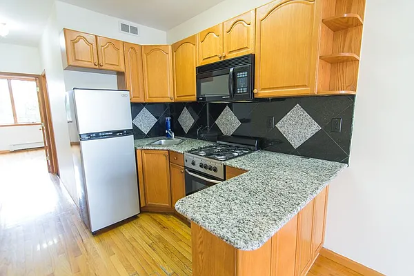 Rented by Greenpoint Properties | media 7