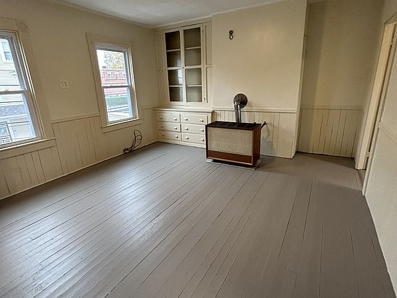 3rd image of 126 Crapo St #2S