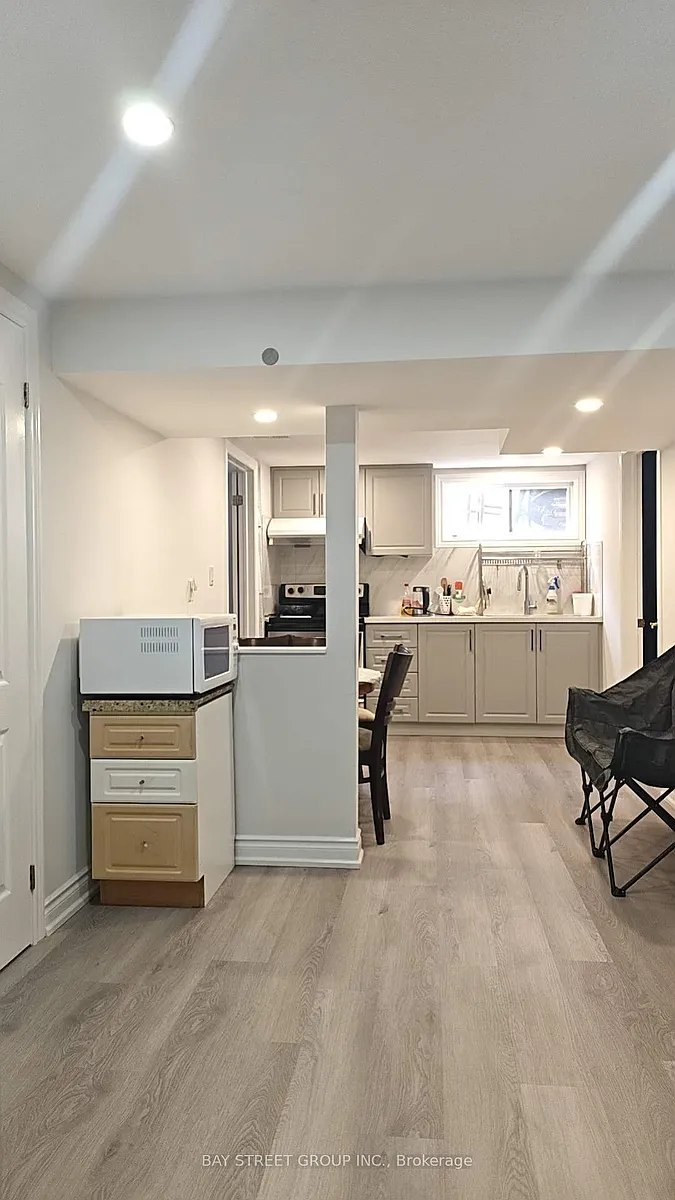 Building Photo - 26 Glendinning Ave #LOWER