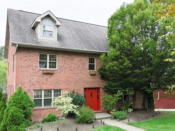 1286 Lakemont Dr, Pittsburgh, PA 15243