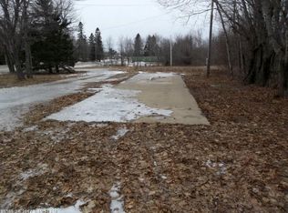 1 First Ave, BAILEYVILLE, ME 04694