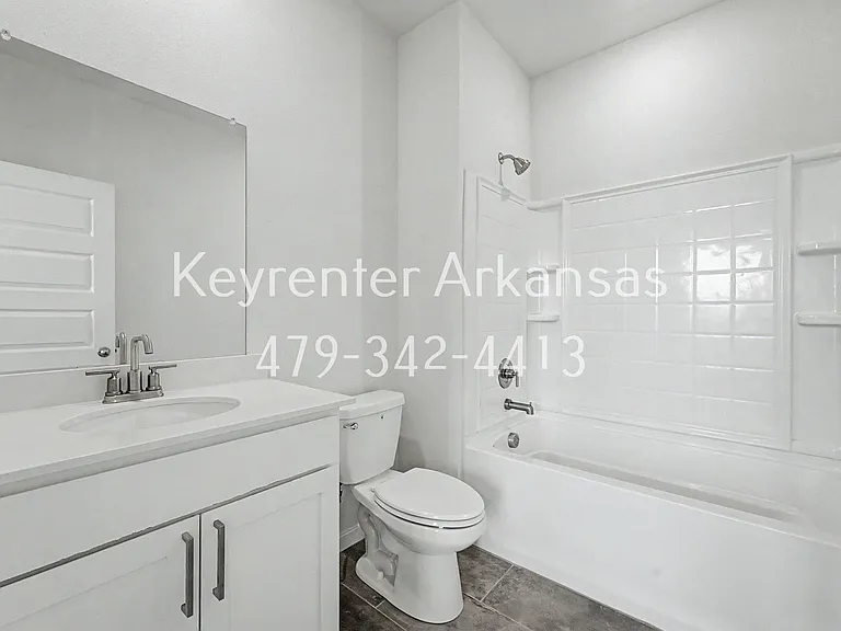 4808 Planetree St — Photo 16