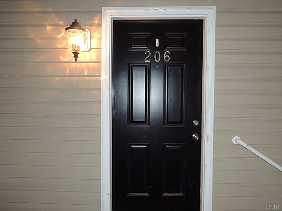 3rd image of 623 Wyndhurst Dr Unit 206