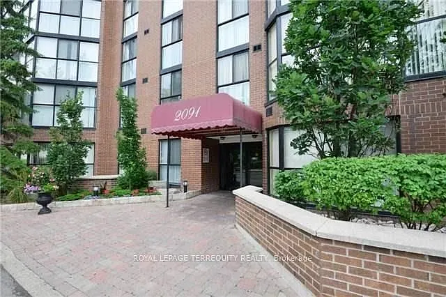 Courtney Club Condos — Photo 2