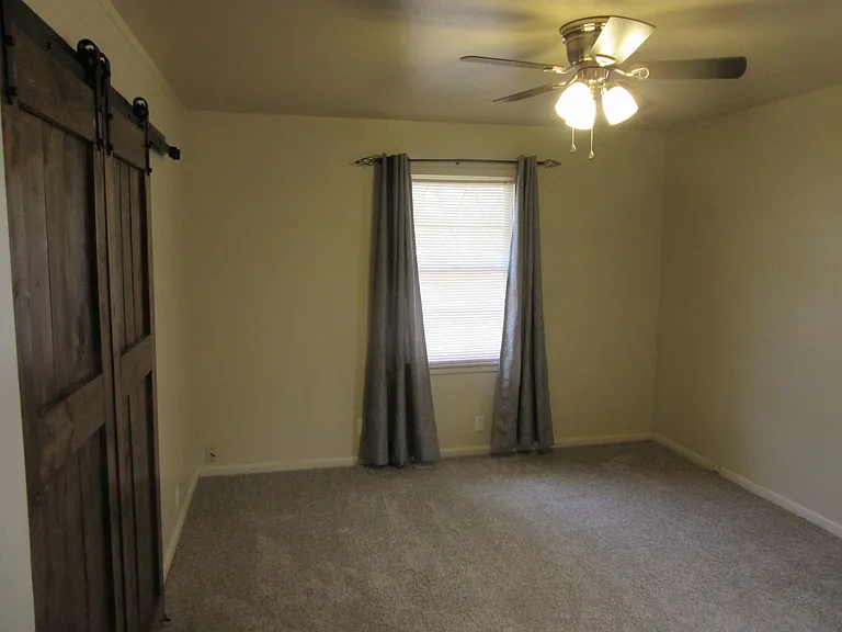 2509 S 25th St — Photo 11