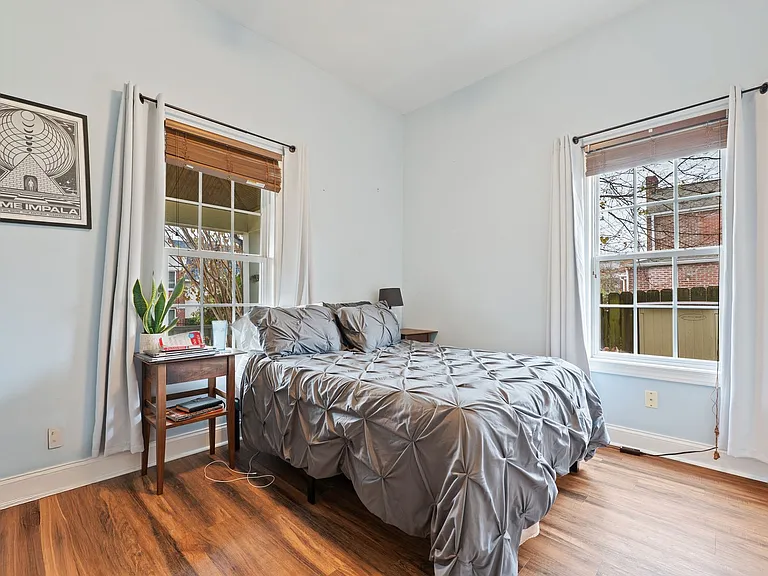 407 E Lenoir St — Photo 10