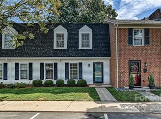 8406 Knights Bridge Rd, Charlotte, NC 28210