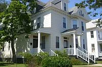 244 E 40th St