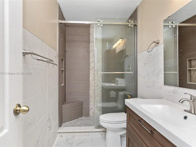3864 SW 169th Ter — Photo 7