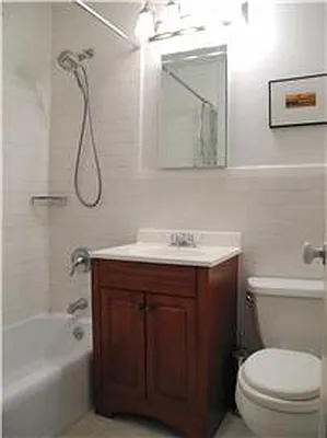 Sold by R New York | media 22