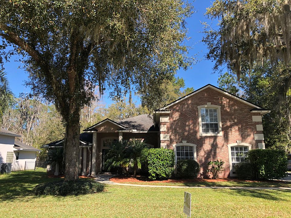 New Roof & Updated Home!