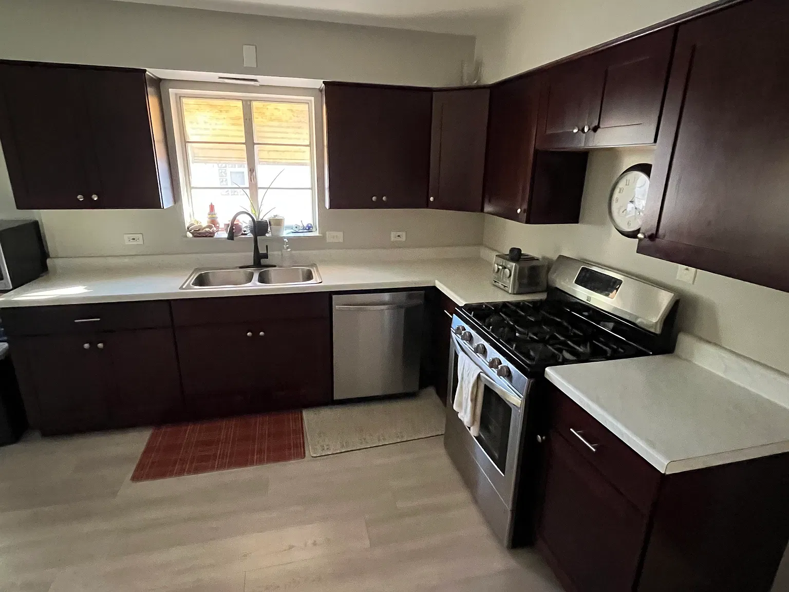 2 bed, 950 sqft, $2,200 — Photo 2