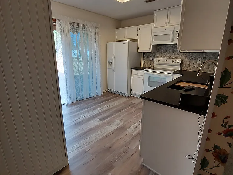 1335 Windamere Rd — Photo 16