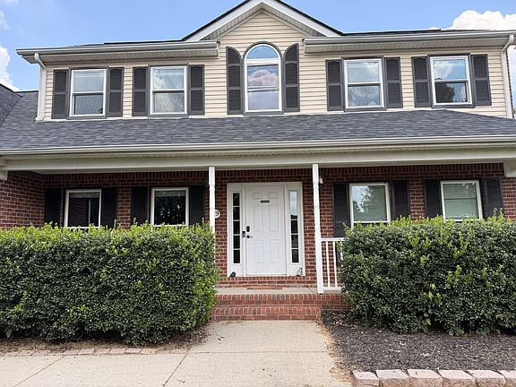 2nd image of 119 Ashington Ct