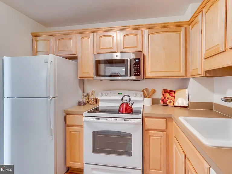 1763 Columbia Rd NW #501 — Photo 9