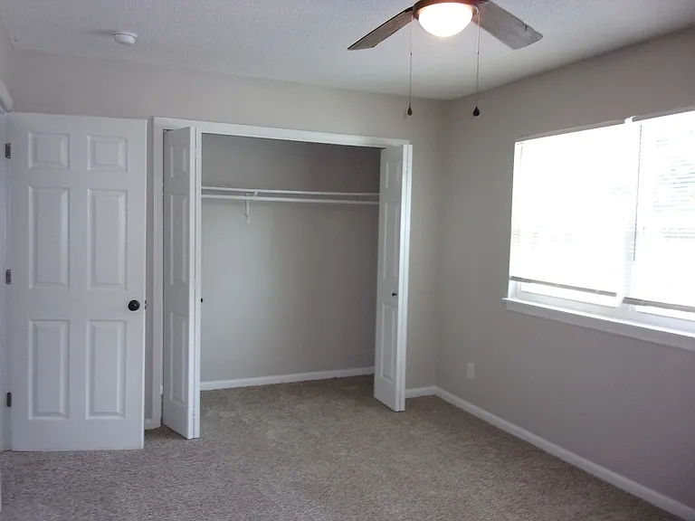408 Ebenezer Ave — Photo 25