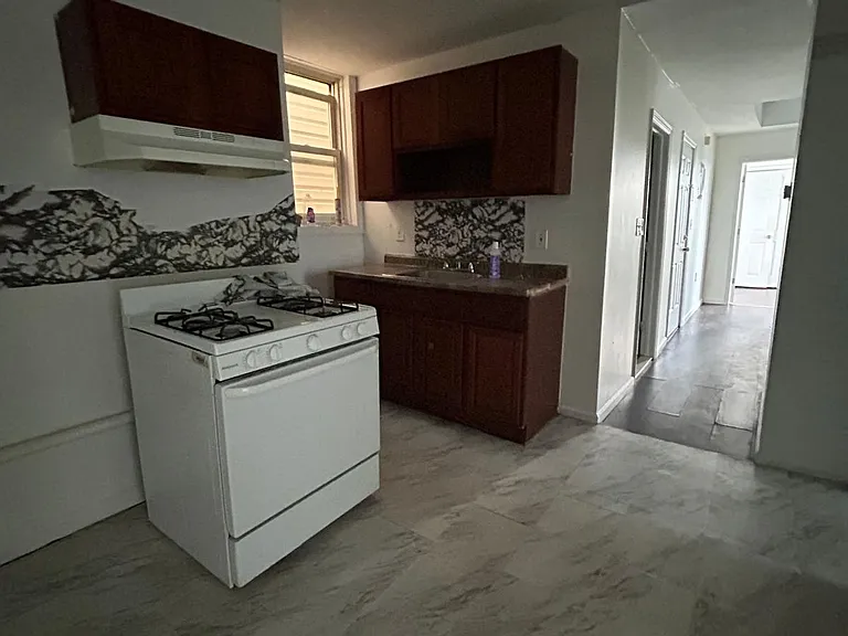 480 Irvine Turner Blvd #2A — Photo 2