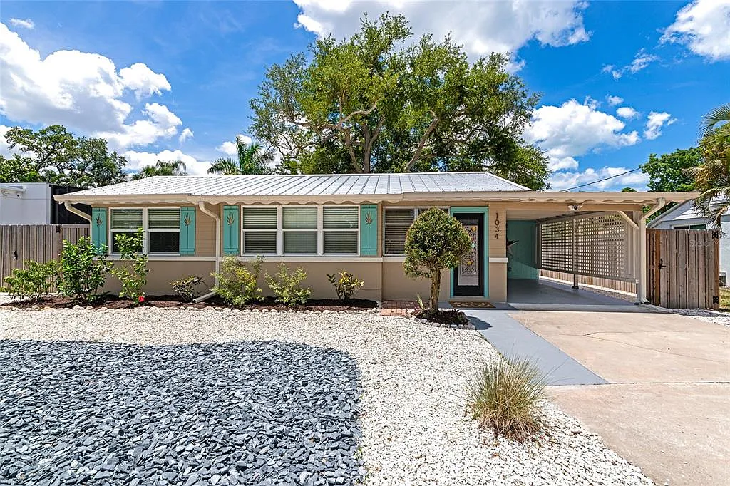 2 bed, 1.5 bath, 870 sqft, $2,800 — Photo 1
