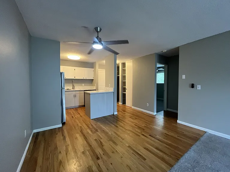 15827 NE Glisan St #12 — Photo 27