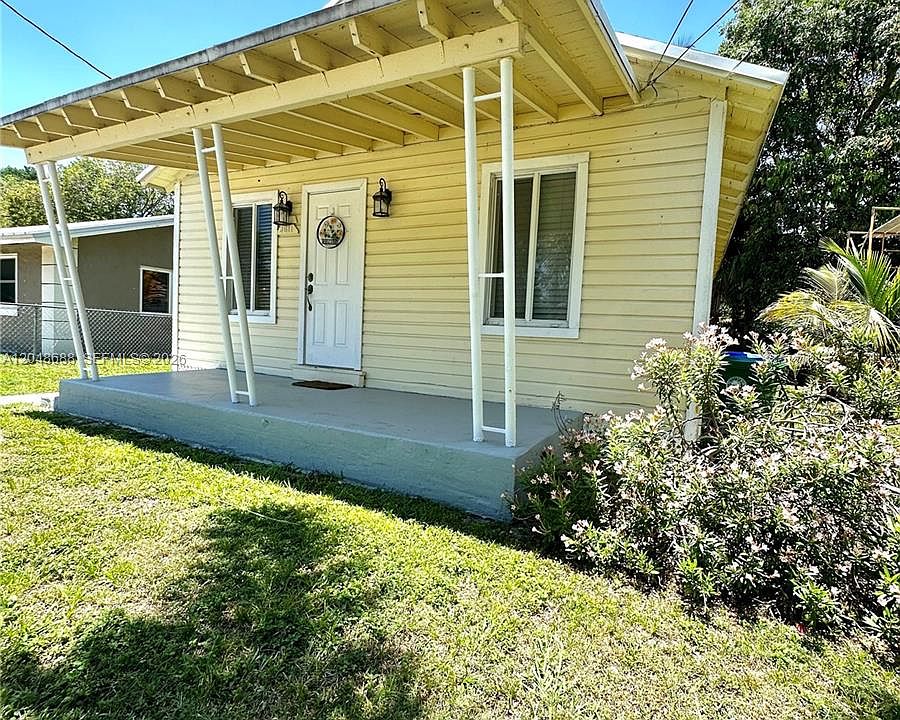 1st image of 3611 Oak Ave