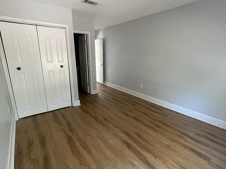 178 Iris St — Photo 9