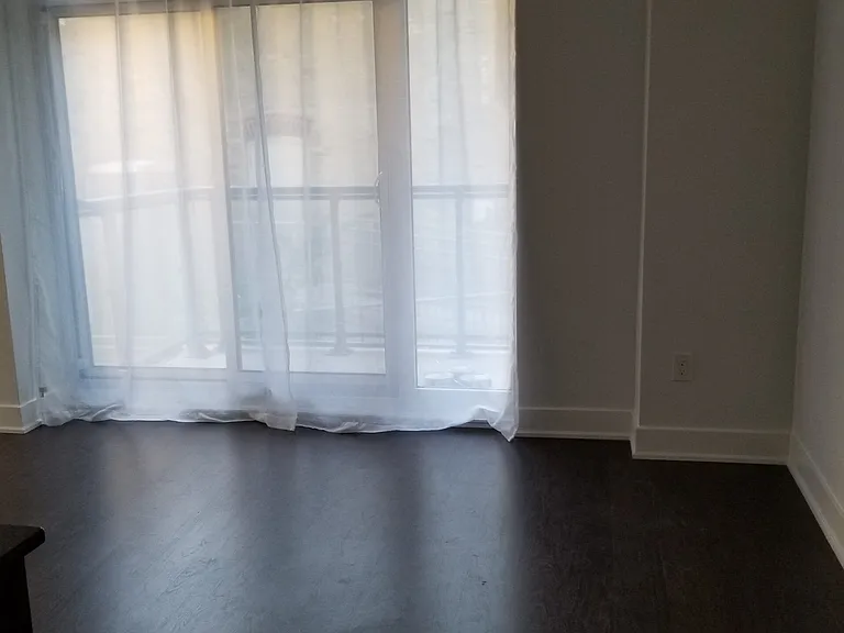 7608 Yonge St #210 — Photo 10