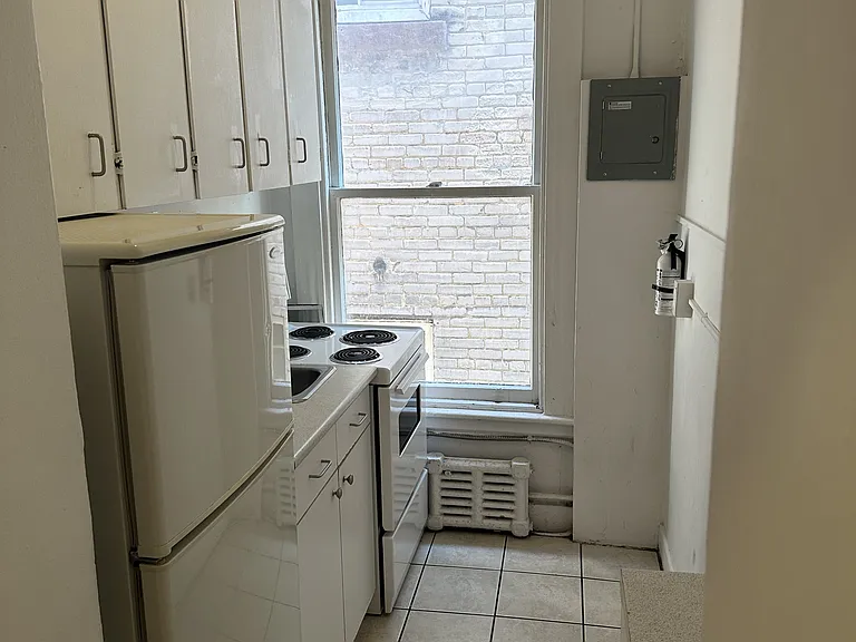 322 Cooper St #3 — Photo 4