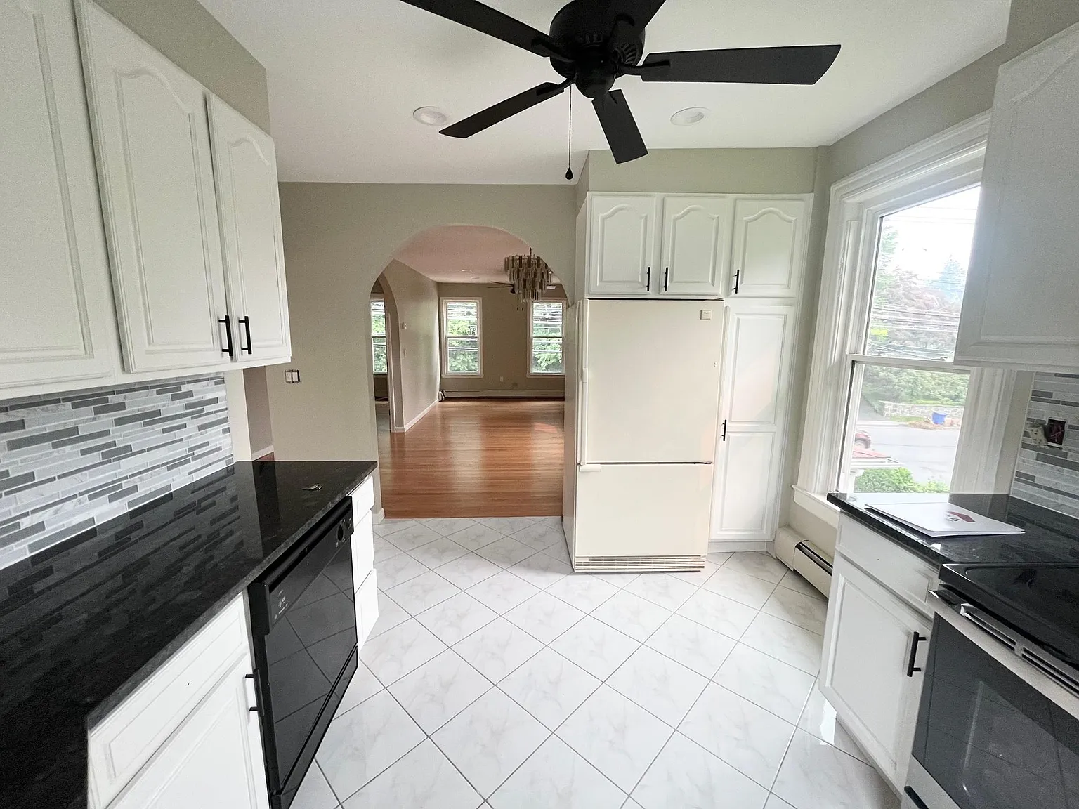 Manville Rd, Pleasantville — Photo 2