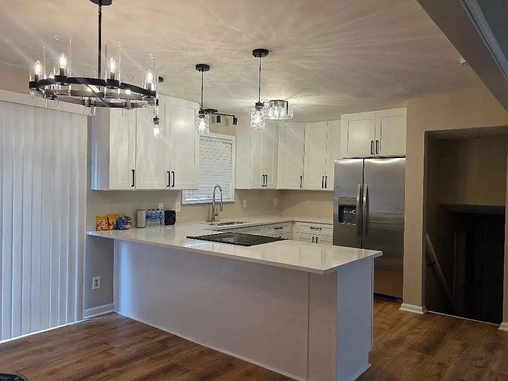 4 bed, 2.5 bath, 1408 sqft, $2,395 — Photo 3
