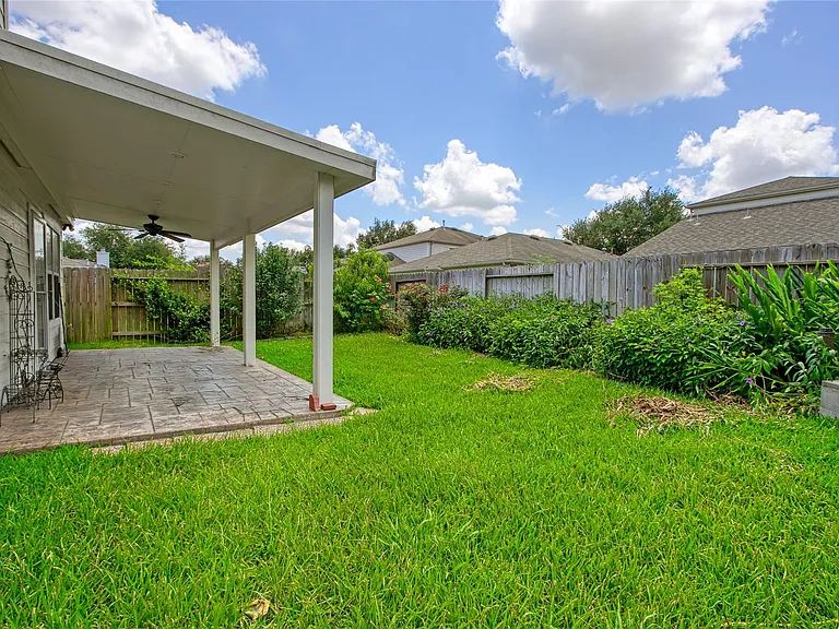 10306 Logan Bridge Ln — Photo 24