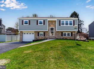 1217 Gross Dr, Mechanicsburg, PA 17050