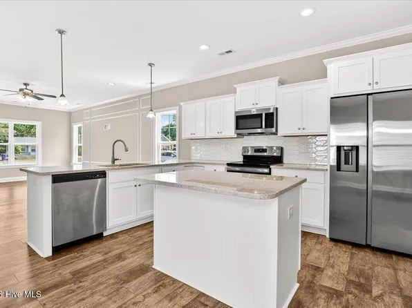 706 S Pollock Street, Selma, NC 27576