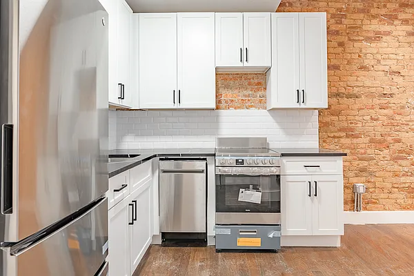 Rented by MySpaceNYC | media 20