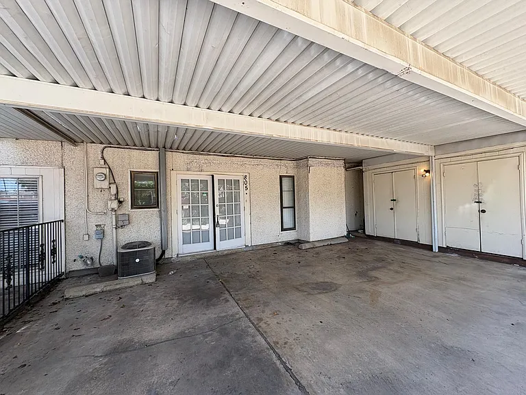 805 W Rochelle Rd — Photo 20