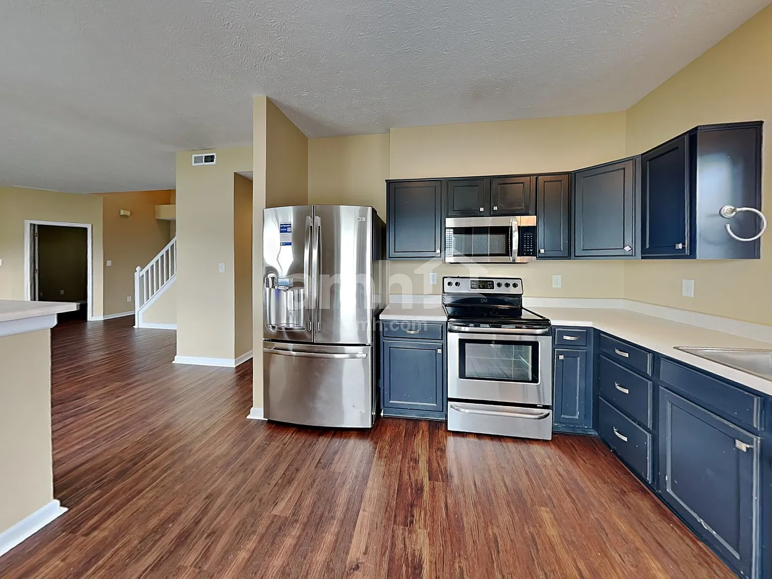 3 bed, 2.5 bath, 2172 sqft, $2,195 — Photo 3