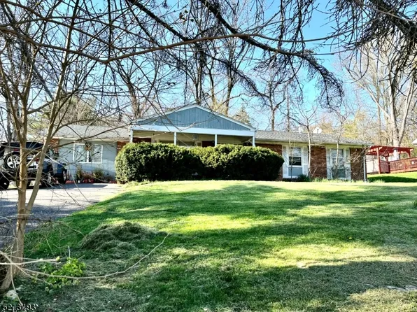 23 Marudy Dr, Clinton Town, NJ 08809