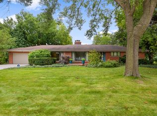 2327 S Circle Dr, Palatine, IL 60067